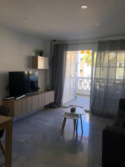 Encantador Residencial Con Piscina Appartement